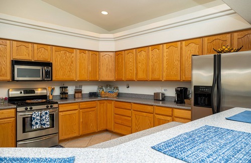 Fort Mohave House | Lakefront vacation Fish, Kayak, Swim, BBQ, Relax. Minutes to Laughlin & Riversn