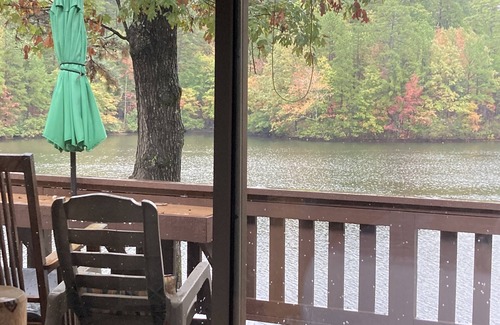 Hot Springs Village House | Lakefront W 6 per Spa, sauna,& 7 kayaks!