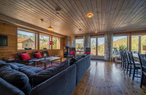 Kviteseid House | Lakehouse - 14p - With Sauna & By the Water