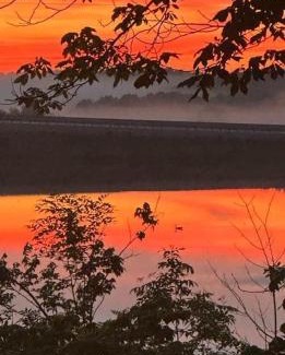 Corinth House | Lakehouse Hot Tub & Pool close to Ark Encounter