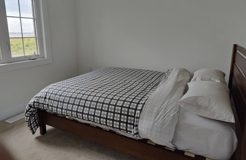 Carrying Place House | Lakehouse retreat on Wellers Bay at the gateway to Prince Edward County
