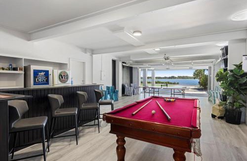 Yarrawonga House | Lakehouse with Jetty & Pool