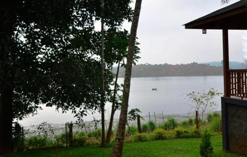 Vazhavatta House | LakeRose Wayanad Resort - Water Front Grandeur