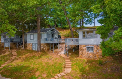 Lake Ozark Apartment | Lakeshore Cabin 5 on the Lake