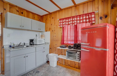 Lake Ozark Apartment | Lakeshore Cabin 5 on the Lake