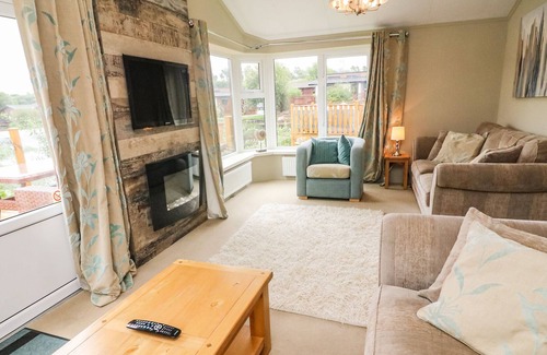 South Lakeland Leisure Village Cabin | LAKESIDE 12, pet friendly, character holiday cottage in Carnforth