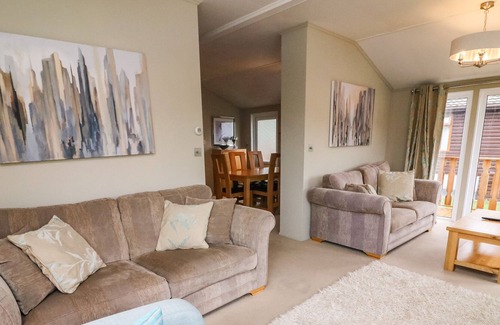 South Lakeland Leisure Village Cabin | LAKESIDE 12, pet friendly, character holiday cottage in Carnforth
