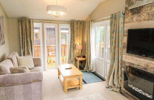South Lakeland Leisure Village Cabin | LAKESIDE 12, pet friendly, character holiday cottage in Carnforth