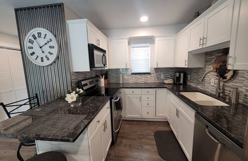 Polson Condo | Lakeside Beach like Condo