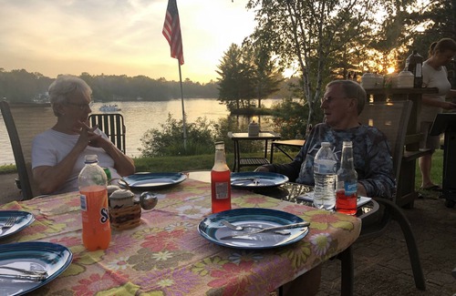Willard Cabin | Lakeside Cabin Family Getaway