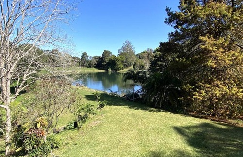 Maleny House | Lakeside cabin on a magical property