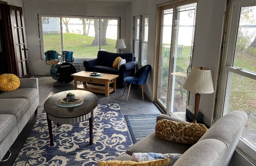 Darwin Cabin | Lakeside Cabin on Washington Lake, private dock, 2 decks!