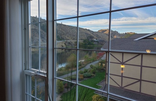 Okanagan-Similkameen Condo | Lakeside corner penthouse 2 bedroom 2 bathroom Sleeps up to 6 & has an elevator.