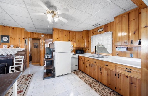 Cold Brook Cabin | LAKESIDE COTTAGE - “NEW” Waterfront Vacation Rental, Full Lake Access, Kayaks