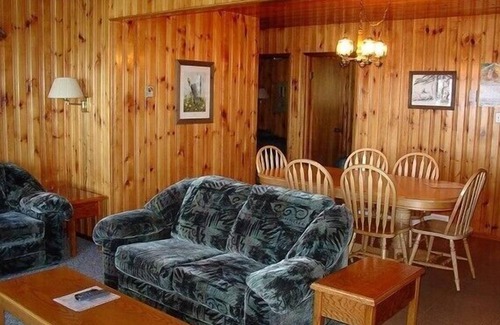 Sioux Narrows Nestor Falls Cottage | Lakeside Deluxe 3 Bedroom Cottage - Sioux Narrows