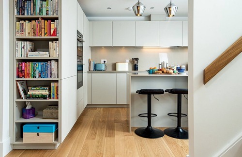 Holworth House | Lakeside, family friendly property (OI23)