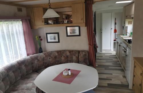 Goldberg House | Lakeside Living with Garden