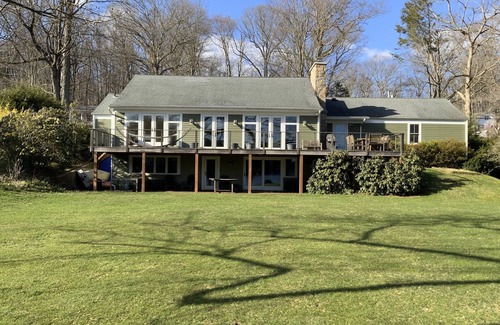 Trumbull House | Lakeside luxury: beautiful, relaxing 4 bedroom home