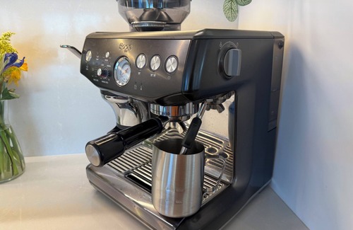 Holworth House | Lakeside retreat with hot tub, games room and on-site spa and pool