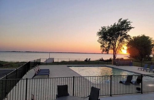 Kerens House | Lakeside RV Lot w/Amenities in Kerens