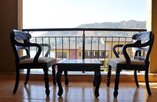 Lavasa Apartment | Lakeview 2-bedroom apartment with AC in Lavasa