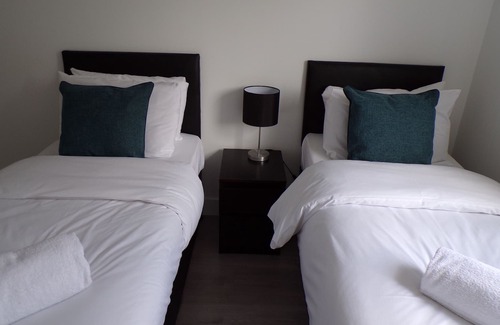 Southampton Apartment | Lakeview Apartments and Rooms