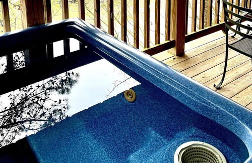 Kirby Cottage | Lakeview cottage on Lake Greeson with private hot tub!!