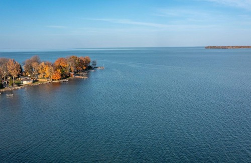 Alcona Cottage | Lakeview Cottage On Simcoe