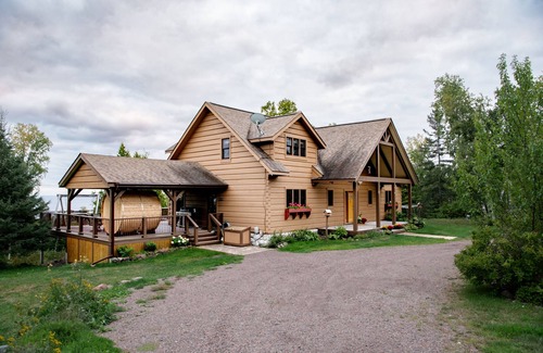 Tofte Cabin | Lakeview Lutsen Cabin, Sauna, Fire pit, Minutes to Ski