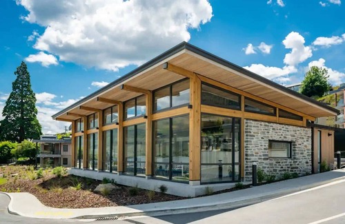 Wanaka Apartment | Lakeview Luxury 2 Bedroom Villa