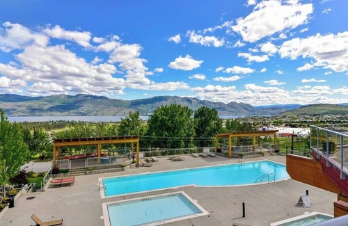 Shannon Lake Apartment | Lakeview Retreat in West Kelowna