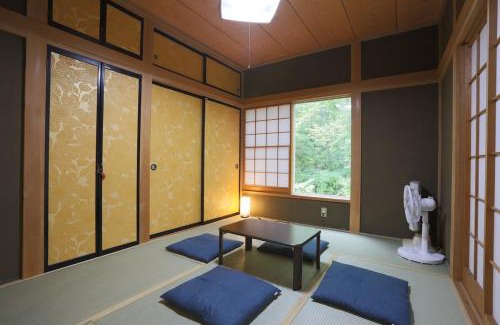 Tsumagoi Villa | Lala's Riverside Cabin