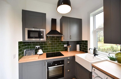 Troon Apartment | Lallan Shores - 2 bed newly refurbished ground floor flat in town centre location in Troon.