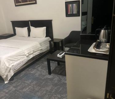 Al Izdihar Apartment | Lamas Furnished Units