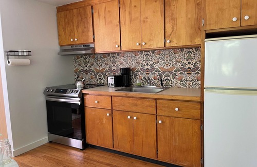 Vineyard Haven House | Lamberts Cove Beach House 3+ Bedroom w/Carriage House Apartment 1.4 mi to beach