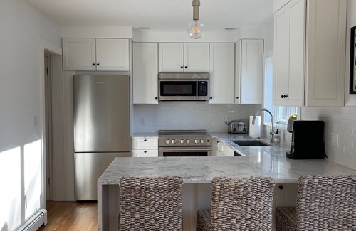 Vineyard Haven House | Lamberts Cove Beach House 3+ Bedroom w/Carriage House Apartment 1.4 mi to beach