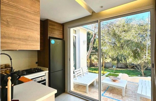Achakkar Apartment | Lamina | Peaceful Rustic Retreat with Cold Jacuzzi