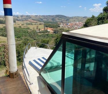 Bueno Brandao Boat Rental | Lancha Pérola Negra - Vila Mágica