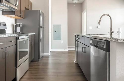 Chesterfield Apartment | Landing | Amazing 1BD, Courtyard, Pool