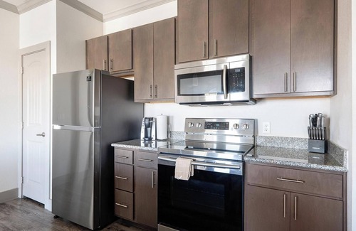 Manor Apartment | Landing | Amazing 1BD, Courtyard, Clubhouse