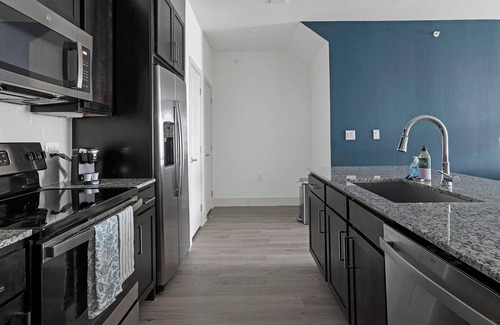 Austin Apartment | Landing | Amazing 1BD, Gym, Pool