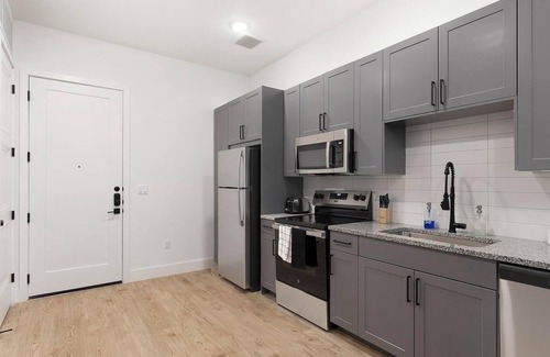 Denton Apartment | Landing | Amazing 1BD, Gym