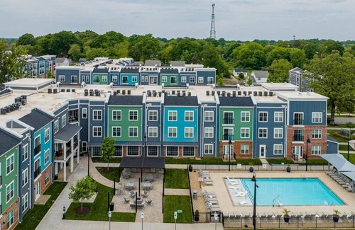 Charlotte Apartment | Landing | Amazing 1BD, Pool, Gym