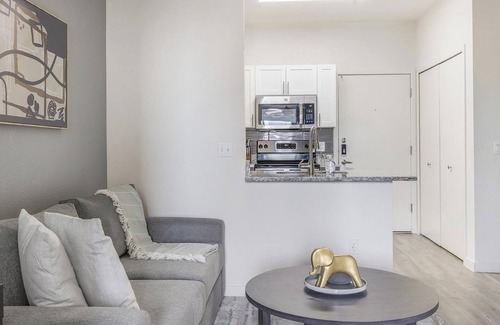 Tempe Apartment | Landing | Amazing 1BD, Pool, Clubhouse