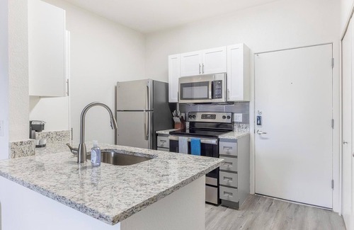 Tempe Apartment | Landing | Amazing 1BD, Pool, Clubhouse
