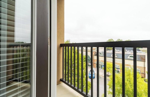 Cary Apartment | Landing | Amazing 2BD, Courtyard, Pool