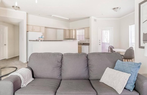 Southbelt/Ellington Apartment | Landing | Amazing 2BD, Pool, Game Room