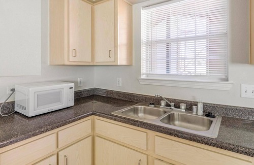 Southbelt/Ellington Apartment | Landing | Amazing 2BD, Pool, Game Room
