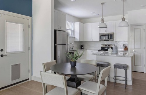 Tarrant County Apartment | Landing | Amazing 2BD, Pool, Gym