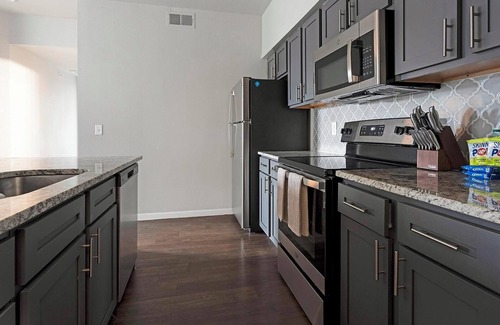 San Antonio Apartment | Landing | Amazing 2BD, Clubhouse, Gym
